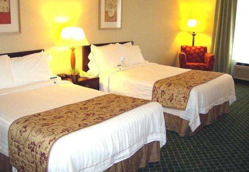 Fairfield Inn & Suites Butler Eksteriør billede
