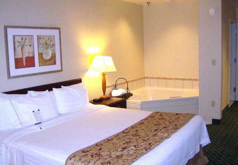Fairfield Inn & Suites Butler Eksteriør billede
